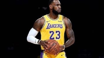Știri de azi | LeBron James sărbătoreşte sezonul preferat cu o carte pentru copii de Halloween - Știri de azi | 