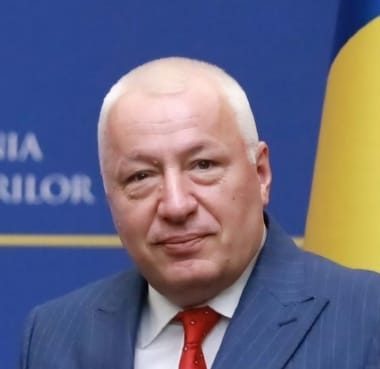 Știri de azi | INTERVIU – Iulian Fota, fost consilier prezidenţial: Am văzut că s-au dat nişte grade de ambasador. Dacă scutur lista aia, n-o să iasă lucruri frumoase! Să ni se spună dacă numai prietenii contează în ţara asta /Ce îi reproşează preşedintelui - Știri de azi | 