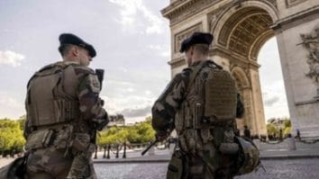 Știri de azi | Ameninţarea teroristă ”rămâne puternică” în Franţa şi a ”întinerit puternic”, la zece ani de la atentatele de la 13 noiembrie, avertizează procurprul antiterorist Olivier Christen. Ea s-a schimbat printr-o ”autonomizarea indivizilor” şi apariţie ameninţăr - Știri de azi | 