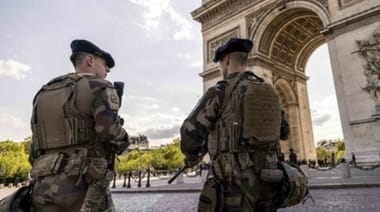 Știri de azi | Ameninţarea teroristă ”rămâne puternică” în Franţa şi a ”întinerit puternic”, la zece ani de la atentatele de la 13 noiembrie, avertizează procurprul antiterorist Olivier Christen. Ea s-a schimbat printr-o ”autonomizarea indivizilor” şi apariţie ameninţăr - Știri de azi | 