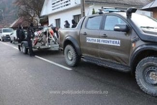 frontijpg - Știri de azi Știri de azi | UPDATE – Maramureş – Percheziţii domiciliare la Poienile de sub Munte. Doi fraţi au fost plasaţi în arest preventiv pentru trafic de migranţi – FOTO - Știri de azi |
