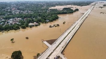 Știri de azi | Bilanţul victimelor taifunului Fung-wong creşte la 18 morţi, inclusiv un copil, în Filipine, după taifunul Kalmaegi, soldat cu 232 de morţi Fung-wong, retrogradat la furtună tropicală violentă, se îndreaptă către Taiwan - Știri de azi | 