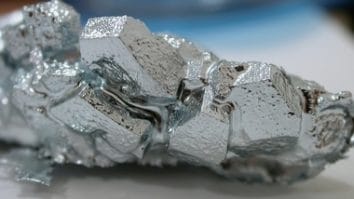 Știri de azi | China a suspendat interdicţia privind exporturile unor metale esenţiale pentru industria de cipuri către SUA - Știri de azi | 