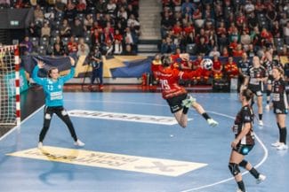 glo-esbjerg-1jpg - Știri de azi Știri de azi | Handbal feminin: Gloria Bistriţa, a patra victorie din grupa A a Ligii Campionilor - Știri de azi |