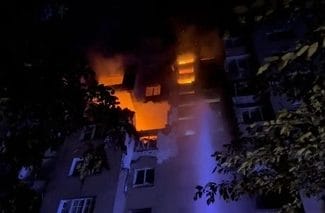 Știri de azi | Un mort şi incendii la Hramatorsk, într-un atac ”masiv” cu şapte drone în decurs de 30 de minute. Trei răniţi la Harkov, inclusiv un adolescent. Moscova anunţă interceptarea a 37 de drone ucrainene. Infrastructuri civile, vizate în Saratov - Știri de azi | 