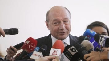 Știri de azi | Băsescu: În momentul de faţă, România e sat fără câini şi e la mâna corupţilor, este infestată de corupţie la nivel înalt în structurile statului. Corupţia trebuie trecută în strategia de securitate naţională ca risc la adresa securităţii naţionale - Știri de azi | 