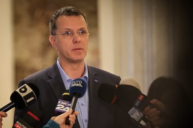 ionut-mosteanu-3jpg - Știri de azi Știri de azi | Moşteanu: O să venim, în momentul în care agenda premierului va permite, să clarificăm, în măsura în care se pot face dezbateri cu nişte elemente clasificate şi confidenţiale / Aliaţii sunt aici, lângă noi, apărarea României nu e vulnerabilă - Știri de azi |