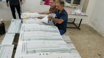 Știri de azi | Irakienii aleg un nou Parlament, într-un scrutin care poate bulversa peisajul politic, supravegheat atent de Iran şi SUA - Știri de azi | 