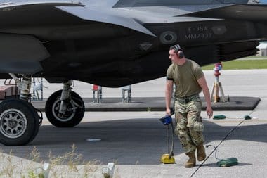 italia-baza-aeriana-amendolajpg - Știri de azi Știri de azi | Personalul local al unor baze militare americane din Italia nu a fost plătit din cauza shutdown-ului. Roma cere Washingtonului să găsească o soluţie - Știri de azi |