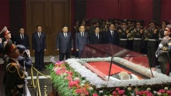 Știri de azi | Fostul şef de stat al Coreei de Nord, Kim Yong Nam, moare la vârsta de 97 de ani în urma unei insuficienţe multiple de organe - Știri de azi | 