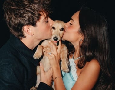 Știri de azi | ”Tati vrea să se căsătorească cu tine”. Cererea în căsătorie inedită a lui Charles Leclerc, ajutat de câinele său Leo - Știri de azi | 