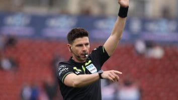 Știri de azi | Brigadă de arbitri români la startul Cupei Mondiale U17 din Qatar - Știri de azi | 