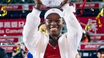 Știri de azi | Tenis: Victoria Mboko, triumfătoare la Hong Kong după ce a învins-o pe Cristina Bucşa. Ea ajunge în top 20 mondial - Știri de azi | 