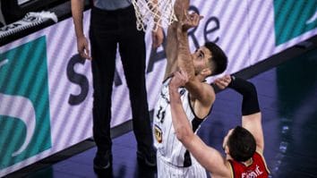 Știri de azi | Baschet masculin: U BT Cluj, a treia victorie în Liga Adriatică, scor 97-76 cu KK Borac Čačak, la meciul 500 al antrenorului Mihai Silvăşan - Știri de azi | 