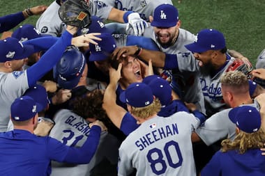 Știri de azi | Baseball: Los Angeles Dodgers, campioană în MLB pentru a doua oară consecutiv. Este prima echipă după 25 de ani care reuşeşte o astfel de performanţă - Știri de azi | 
