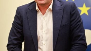 Știri de azi | Mihai Răzvan Moraru, desemnat candidat comun al USR şi PNL pentru preşedinţia Consiliului Judeţean Buzău - Știri de azi | 