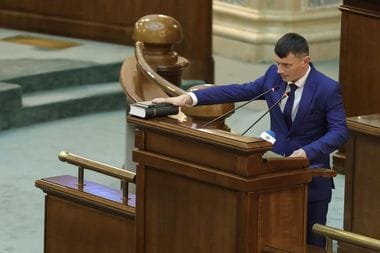 Știri de azi | Senatorul Paul Ciprian Pintea, care a intrat în Parlament pe listele POT, prins din nou conducând fără permis - Știri de azi | 