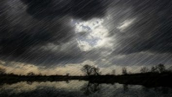 Știri de azi | Meteorologii anunţă ploi însemnate cantitativ şi intensificări ale vântului, până duminică dimineaţă / La munte se aşteaptă lapoviţă şi ninsoare / Cod galben de precipitaţii în Mehedinţi şi Gorj - Știri de azi | 