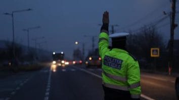 Știri de azi | Pieton, lovit mortal de un TIR, pe un bulevard din Sectorul 6 al Capitalei - Știri de azi | 