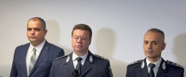 Știri de azi | Şeful Poliţiei Române: În perioada imediat următoare vor fi efectuate analize cu privire la toate cazurile de violenţă domestică, măsurile concrete luate pentru protecţia victimelor/ Facem apel la victime să accepte monitorizarea prin dispozitiv electron - Știri de azi | 