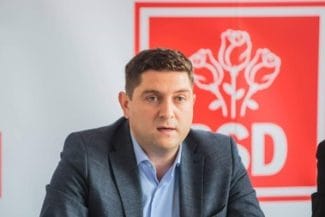 Știri de azi | PSD Iaşi îi cere premierului Bolojan să nu devină complice la ceea ce se petrece în PNL Iaşi: În timp ce premierul vorbeşte despre toleranţă zero pentru corupţie, la Iaşi, PNL protejează personaje cu probleme penale - Știri de azi | 