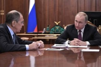 putin-cu-lavrov-kremjpg - Știri de azi Știri de azi | Kremlinul respinge speculaţiile în legătură cu o ruptură a relaţiilor între ministrul de externe Serghei Lavrov şi Vladimir Putin - Știri de azi |