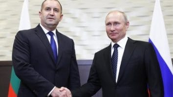 Știri de azi | Preşedintele bulgar Rumen Radev cere eliberarea din închisoare a lui Sarkozy, evocând ”contribuţia” acestuia la eliberarea celor cinci infirmiere bulgare în Libia, condamnate la moarte cu privire la infectarea a 450 de copii cu HIV - Știri de azi | 