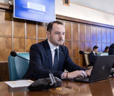 Știri de azi | Alexandru Rogobete anunţă că se lucrează la o platformă digitală prin care să se ceară feedback de la angajaţii din sistemul medical şi de la pacienţi: Vreau ca fiecare schimbare să ţină cont de voi - Știri de azi | 