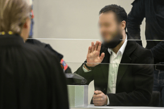 Știri de azi | Parchetul antiterorist francez cere inculparea lui Salah Abdeslam cu privire la un stick USB cu propagandă jihadistă şi a fostei sale partenere, Maëva B., dar şi a acesteia, împreună cu o minoră şi actualul soţ, în alt dosar, cu privire la planificarea un - Știri de azi | 