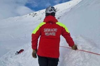 salvamont-prahovajpg - Știri de azi Știri de azi | Turist de 64 de ani, blocat într-o zonă de abrupt, recuperat de salvamontişti cu ajutorul elicopterului – VIDEO - Știri de azi |