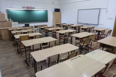 scoala1jpg - Știri de azi Știri de azi | Timiş: Învăţător din Lugoj, reţinut după ce a pălmuit două eleve de zece ani, pe motiv că au fost indisciplinate - Știri de azi |