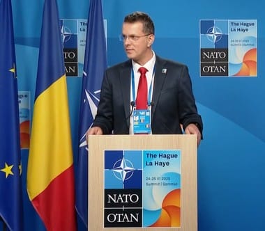 Știri de azi | Moşteanu: Anul acesta dobânzile pe care România le plăteşte pentru împrumuturi sunt mai mari decât bugetul Apărării. Deci aproximativ 50 de miliarde de lei vom plăti dobânzi, probabil, până la finalul anului pe împrumuturi - Știri de azi | 