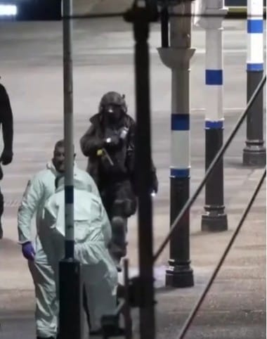 screenshot-2025-11-04-060607jpg - Știri de azi Știri de azi | Suspect acuzat de tentativă de omor, în urma atacului cu cuţitul într-un tren din Marea Britanie - Știri de azi |