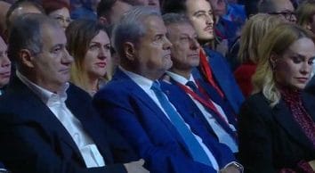Știri de azi | Congres PSD – Grindeanu a mulţumit foştilor lideri ai partidului: Alţii, liberali, progresişti sau aurişti se pot lăuda doar cu crearea Statului Paralel, cu tăierea salariilor, cu bătaia de joc şi hoţia din pandemie, cu majorarea TVA sau cu nimic - Știri de azi | 