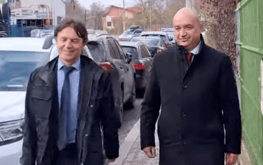 screenshot-from-2025-11-06-16-39-59png - Știri de azi Știri de azi | UPDATE – Liderul PNL Vaslui, la DNA Iaşi în dosarul în care omul de afaceri vasluian Fănel Bogos a fost reţinut pentru instigare la şantaj şi cumpărare de influenţă/ El nu a dat declaraţii presei/ Mihai Barbu, pus sub control judiciar - Știri de azi |