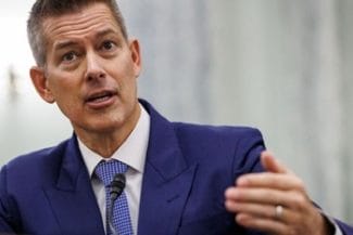 Știri de azi | Transporturile aeriene din SUA, aproape paralizate din cauza blocajului guvernamental, avertizează secretarul Transporturilor - Știri de azi | 