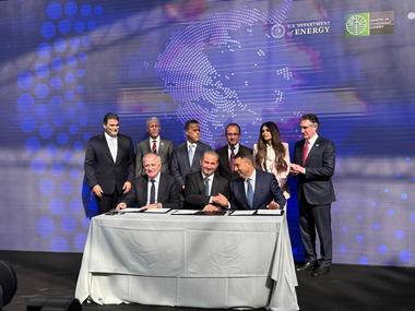 semnare-mou-nova-pg-1jpg - Știri de azi Știri de azi | Transgaz, Nova Power & Gas şi Atlantic – See LNG Trade au semnat un acord de cooperare pentru achiziţia de gaze naturale lichefiate provenite din SUA - Știri de azi |