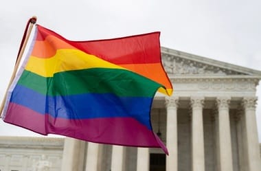 Știri de azi | Curtea Supremă a SUA respinge un apel prin care i se cerea să-şi anuleze hotărârea istorică prin care a legalizat căsătoriile între persoane de acelaşi sex - Știri de azi | 