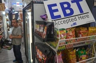 Știri de azi | Administraţia Trump anunţă că ajutorul alimentar al 42 de milioane de americani va fi redus la jumătate în noiembrie, din cauza shutdown-ului - Știri de azi | 