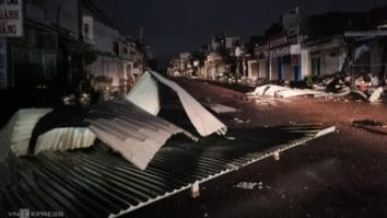 Știri de azi | Taifunul Kalmaegi aduce ploi şi distrugeri în Vietnam, în timp ce în Filipine bilanţul morţilor se apropie de 200 - Știri de azi | 