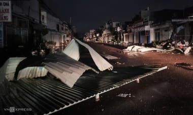 taifun-vietnamjpg - Știri de azi Știri de azi | Taifunul Kalmaegi aduce ploi şi distrugeri în Vietnam, în timp ce în Filipine bilanţul morţilor se apropie de 200 - Știri de azi |