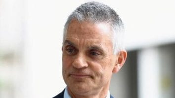 Știri de azi | Directorul general al BBC, Tim Davie, şi directorul executiv al departamentului de ştiri, Deborah Turness, au demisionat din cauza modificării documentarului despre Trump - Știri de azi | 