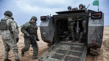 Știri de azi | UE planifică un „Schengen militar” pentru a accelera mişcările trupelor şi armelor în contextul ameninţării ruse. Planul urmează să fie prezentat la 19 noiembrie - Știri de azi | 