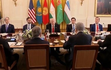 trump-cu-ex-sovietici-capturajpg - Știri de azi Știri de azi | Donald Trump i-a primit la Casa Albă pe liderii a cinci foste republici sovietice: „Au o importanţă imensă şi un potenţial incredibil” / Preşedintele american, lăudat de oaspeţii săi: „Sunteţi un mare lider, trimis de Cer” – VIDEO - Știri de azi |