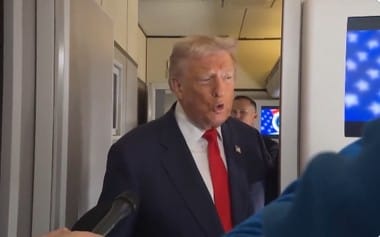 trump-in-avion-capturajpg - Știri de azi Știri de azi | Trump spune că, deocamdată, nu va furniza Ucrainei rachete Tomahawk - Știri de azi |