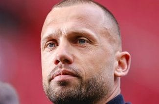 tw-heitingajpg - Știri de azi Știri de azi | Ajax Amsterdam l-a demis pe antrenorul John Heitinga - Știri de azi |