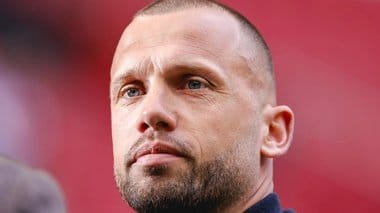 tw-heitingajpg - Știri de azi Știri de azi | Ajax Amsterdam l-a demis pe antrenorul John Heitinga - Știri de azi |