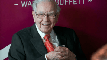 Știri de azi | Berkshire Hathaway acumulează un nivel record de numerar, semnalând prudenţă înainte de retragerea lui Warren Buffett - Știri de azi | 