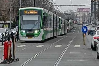 whatsapp-image-2025-02-12-at-09-57-56-1jpg - Știri de azi Știri de azi | Grav accident în Bucureşti – Un camion a acroşat un fir de la reţeaua electrică de contact a tramvaielor / În cădere, cablul a lovit o femeie aflată pe trotuar / Linii de transport blocate - Știri de azi |