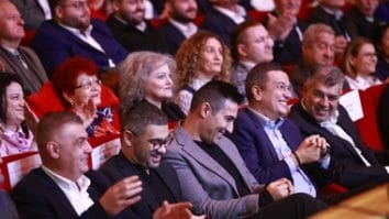 Știri de azi | Moţiunea echipei Grindeanu pentru Congresul PSD: Ne recunoaştem greşelile şi nu le repetăm. Ne modernizăm fără să ne pierdem identitatea. Rămânem partidul echilibrului şi al decenţei - Știri de azi | 